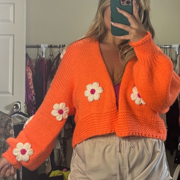 DAVI & DANI Sweaters - Davi&Dani Bright Orange & White Daisy Cardigan